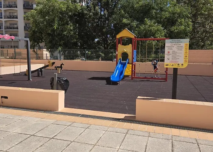 - Sol Da Rocha * Portimão